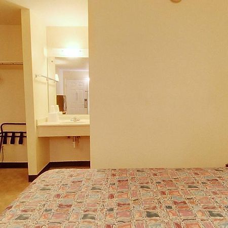 Americas Best Value Inn And Suites Carbondale Esterno foto