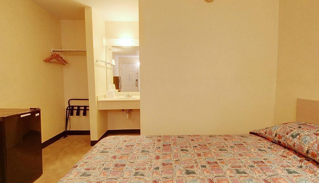Americas Best Value Inn And Suites Carbondale Esterno foto