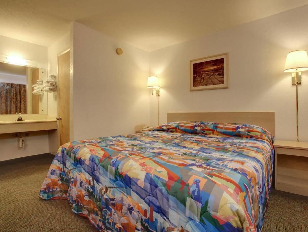 Americas Best Value Inn And Suites Carbondale Esterno foto