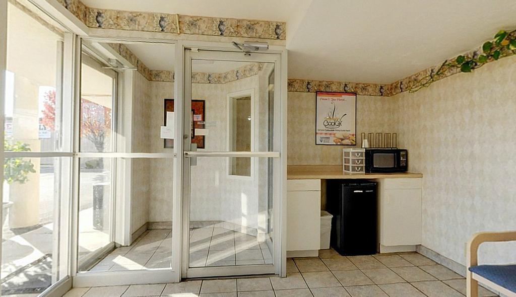 Americas Best Value Inn And Suites Carbondale Esterno foto